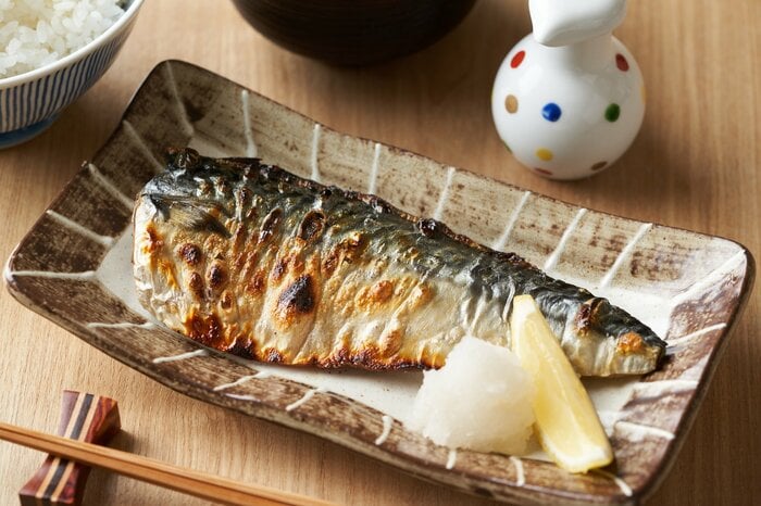 日本は魚体が成長する前に水揚げしてしまうため脂の乗ったサバが獲れない(画像:イメージ)