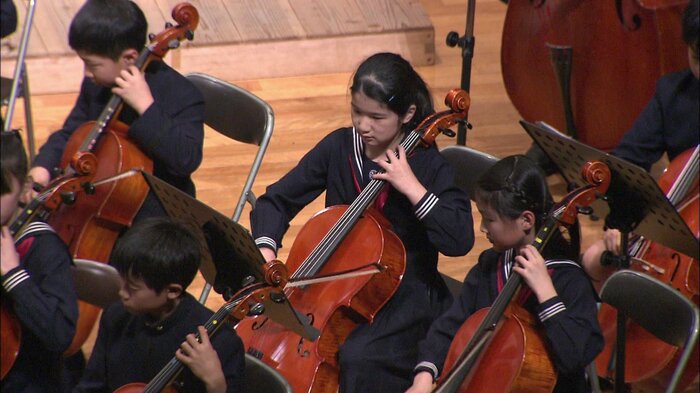 平成24（2012）年4月　「オール学習院大合同演奏会」でチェロを演奏される愛子さま
