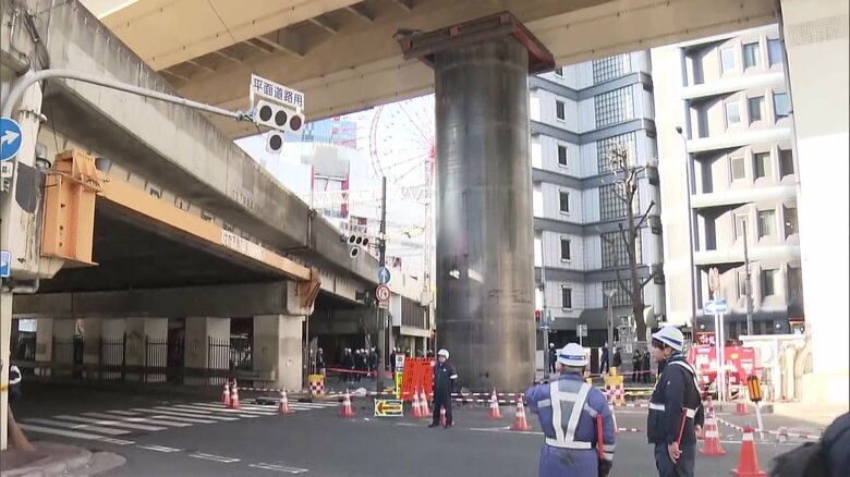 大阪・梅田の繁華街に現れた巨大な"柱"　下水道工事現場で直径5ｍのパイプが地上に10m超せり上がる　けが人なし　通行止めで大渋滞に｜FNNプライムオンライン