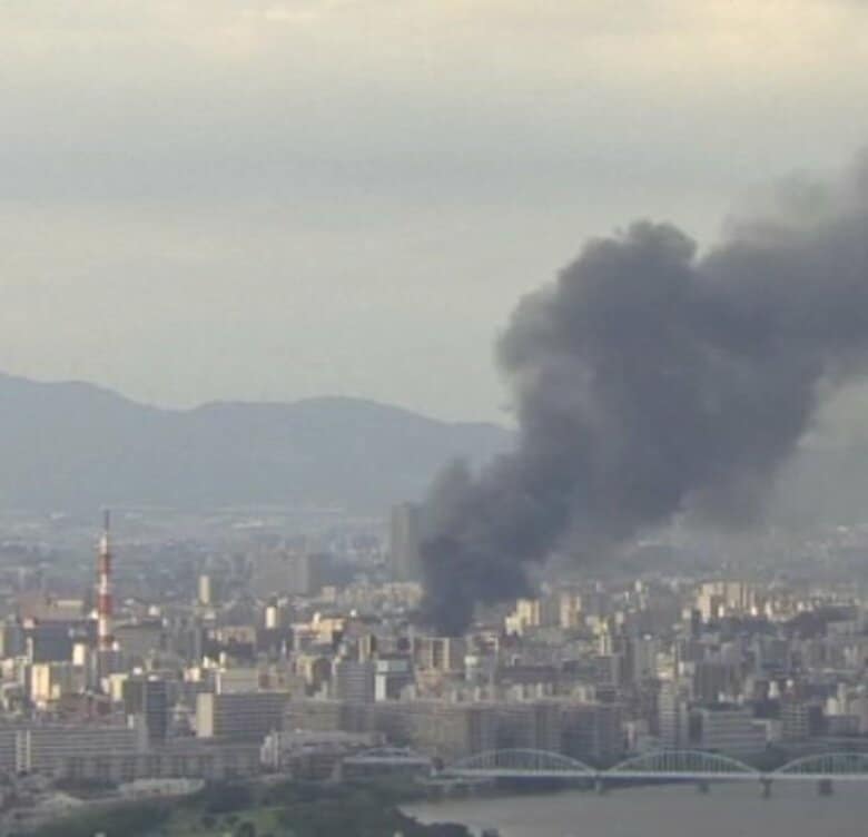 【速報】工場で火災「建物が燃えている」と通報　およそ1000平方メートルが燃焼　消防車46台が出動し消火活動中　大阪・東淀川区｜FNNプライムオンライン