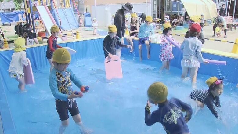 「たのしい」こども園でプール開き　日中は暑くなる予想　予想最高気温は長野31℃、松本30℃、諏訪28℃、飯田29℃、軽井沢24℃｜FNNプライムオンライン