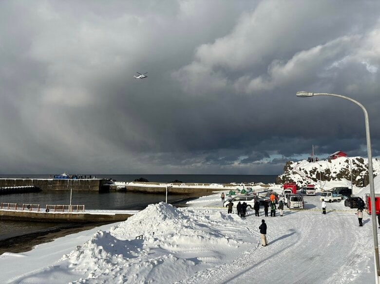 乗組員か？1人の遺体を収容＿消息途絶えた4人乗り漁船の捜索で帰港予定の港から北東に約4キロの海岸線…消波ブロック付近で発見＿海上保安部などで身元の確認進める（北海道せたな町）｜FNNプライムオンライン