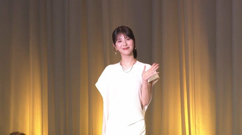 浜辺美波さん(25)