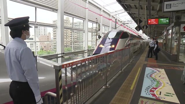 山形新幹線と東北新幹線が連結する福島駅