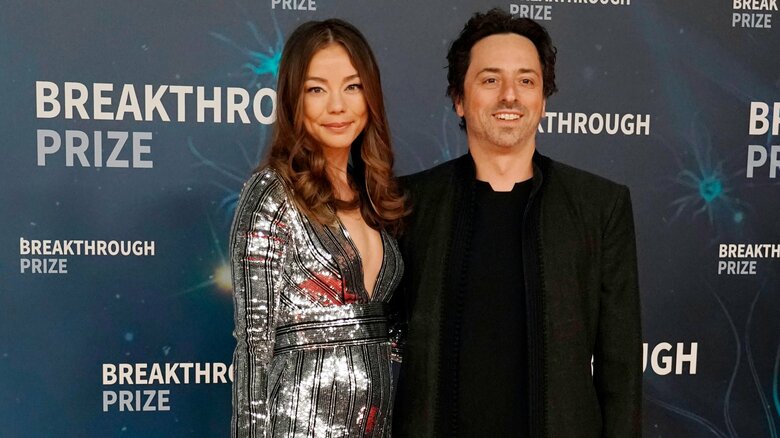 シャナハン氏とグーグルの共同創設者、セルゲイ・ブリン氏（EPA=時事・2019年11月撮影）