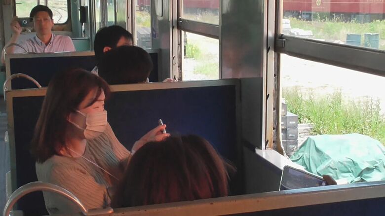 列車内にも衝撃