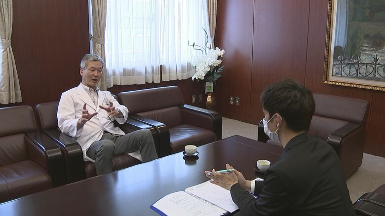 取材に応じる大分県産婦人科医会 佐藤昌司会長