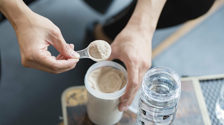 液体の温度や粉を入れる順番も大切（画像はイメージ）