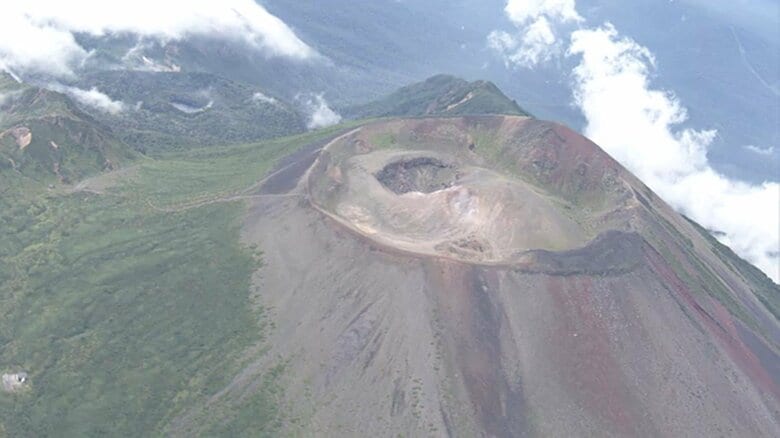 山体膨張が確認された岩手山　8月22日撮影