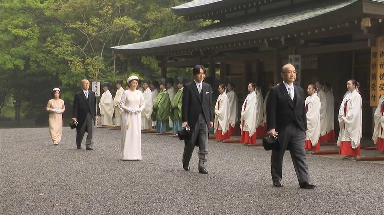 厳かな雰囲気の中、秋篠宮ご夫妻は、伊勢神宮の「内宮」を参拝された