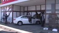 ヨガスタジオに86歳男性が運転する車突っ込む「ブレーキとアクセル踏み間違えた」　事故当時はヨガのレッスン中「バーンと爆発のような音した」新潟・中央区