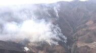 群馬・上野村の山火事は延焼中　鎮火めど立たず　一時、住宅から200mまで火が迫る