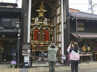 絢爛豪華な12台の屋台は蔵で公開…『春の高山祭』感染対策で規模縮小して開催 曳き揃えなど中止に