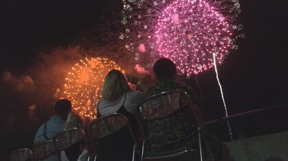 ウクライナを離れ日本で観る大輪の花火　「言葉にできないくらい素敵」忘れられない思い出に【大分発】