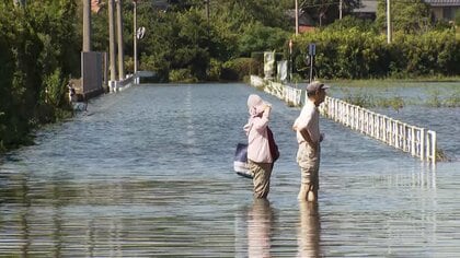 千葉豪雨から2日　大網白里市は広範囲に冠水したまま　“放置”車両は1000台超か　追突事故や渋滞も　「レッカーは7日以上かかるかも」