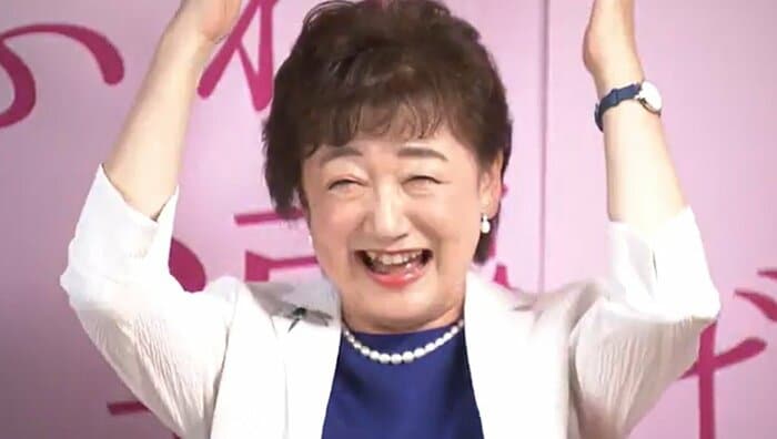 当選確実をうけ 郡和子氏