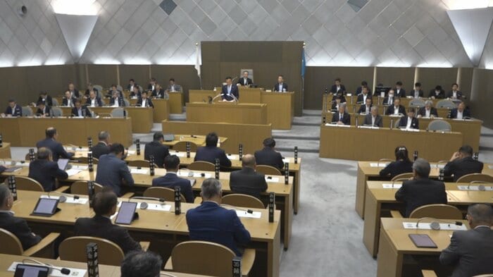 富山市議会（11日）