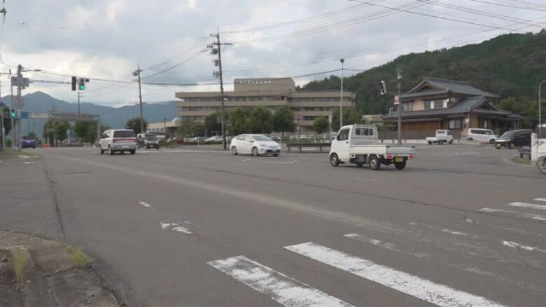 勝山市の国道157号で出合い頭の衝突事故　軽トラックの80代男性が死亡　乗用車の20代女性と同乗者2人はけがなし　【福井】｜FNNプライムオンライン