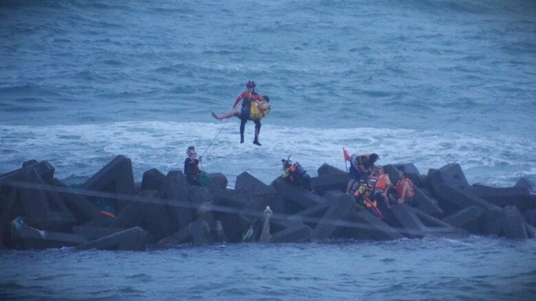 海水浴場のイベントで飲酒して遊泳か…沖に流された40代男性を救助　“遊泳中の事故”は飲酒で死亡率約2倍に｜FNNプライムオンライン