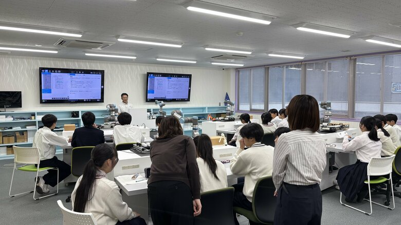 広島井口高校の生徒が地域のロボットシステム構築企業などで校外学習　社会の課題と解決への取り組みを学ぶ｜FNNプライムオンライン