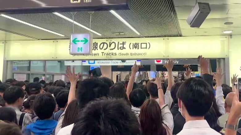 豪雨で“新幹線パニック”駅構内に行列　名古屋駅で巻き込まれた橋下徹弁護士が語る「秩序ある、皆さんの姿に感動」｜FNNプライムオンライン
