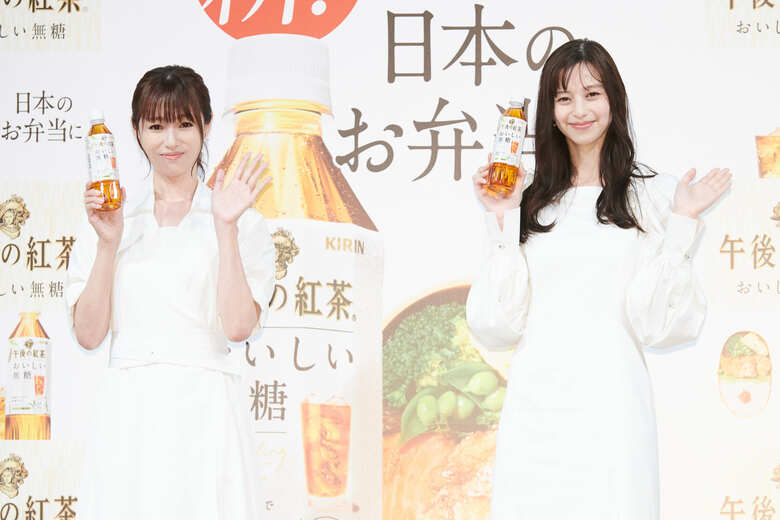 後味スッキリ!「日本のお弁当に。新!キリン午後の紅茶 おいしい無糖」 
キックオフイベントに登壇した深田恭子さん、中条あやみさん