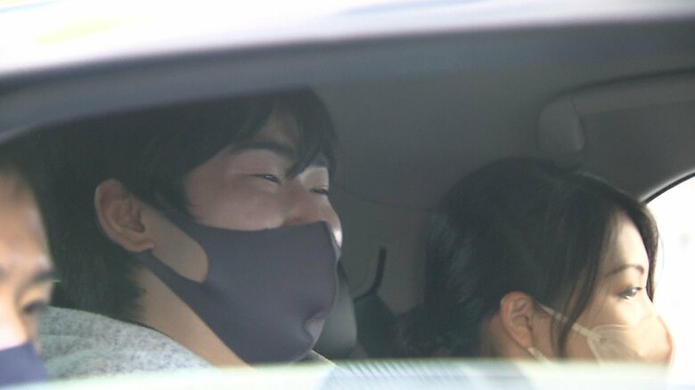 小野田容疑者は、カメラに向かって、不敵な笑みを浮かべていた。