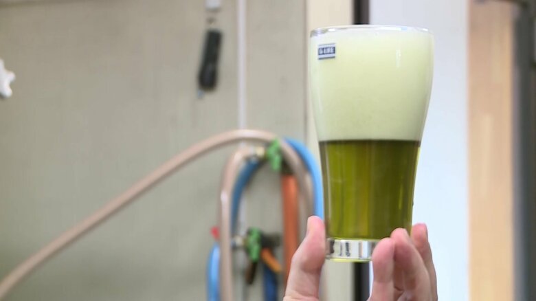 緑色のクラフトビール