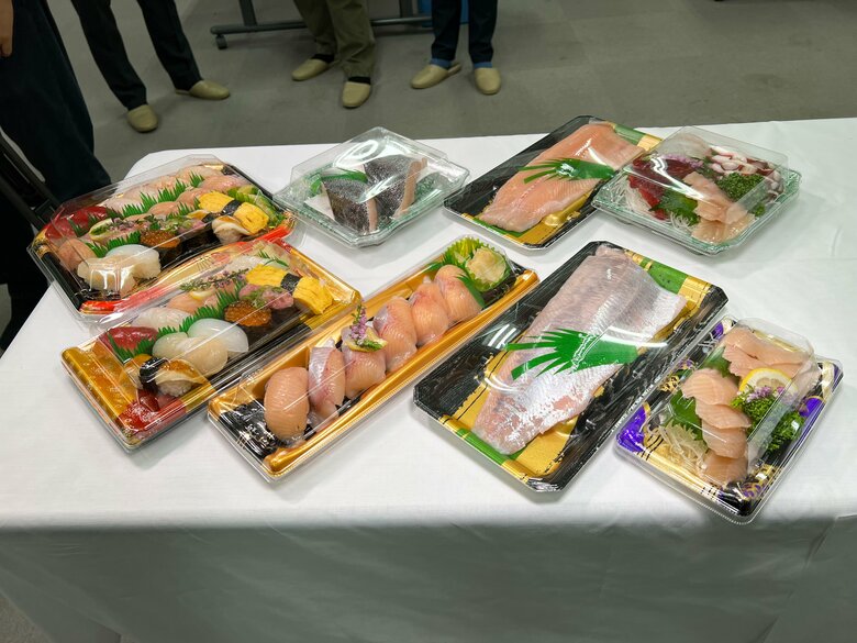 陸上養殖したベニザケの寿司など（提供：NTT東日本）