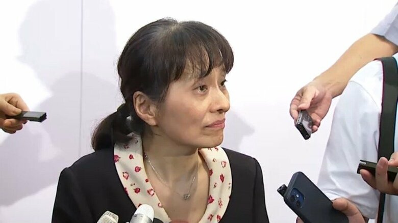 インタビューを受ける石破茂氏の妻・佳子さん