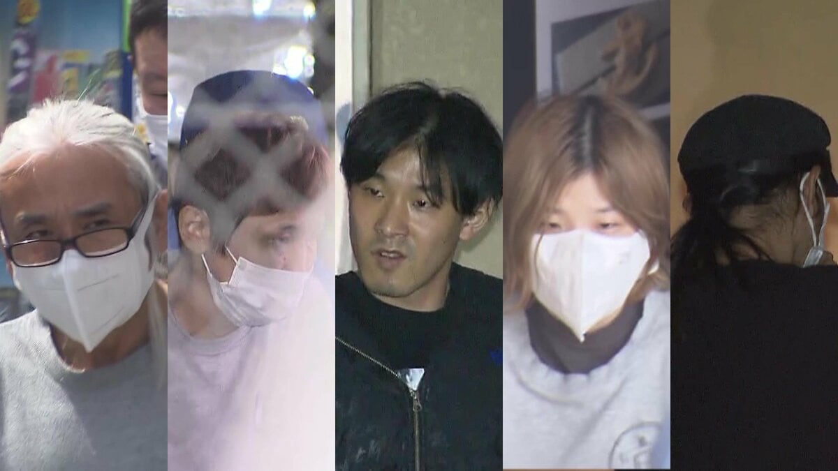 東京湾岸署に移送される田口淳之介容疑者と小嶺麗奈容疑者 - YouTube