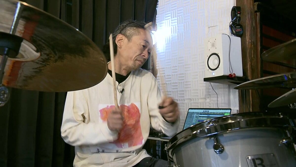 東京事変　刄田綴色　ドラムスティック　椎名林檎 東京事変」ドラマー・刄田綴色さんが故郷・島根にUターン 「田舎」を