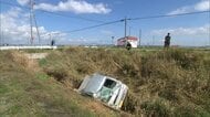 【見通しの良い交差点で出合い頭に衝突】乗用車を運転していた70代男性が意識不明、軽トラックは路外に転落…乗用車側に一時停止標識〈北海道妹背牛町〉