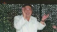 金正恩氏が手を叩いて喜ぶ姿も…12日発射「火星18型」は“高度も飛行距離も新記録” 北朝鮮メディアが映像公開