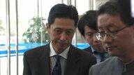 外務省局長は無言で厳しい表情…日中の高官協議終了か　高市首相“台湾”発言で中国が強硬対応　発言撤回求めたか