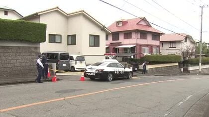 「道路にうつぶせで倒れたまま」父親は死亡　母親も背中にけが　父親を包丁で殺害しようとした疑いで43歳の息子を逮捕　福岡・那珂川市の住宅街