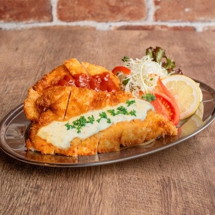 黄金のあんかけスパにジャンボチキンカツ…洋食と喫茶で地域をつなぐ名古屋に誕生したアーリーアメリカンカフェ