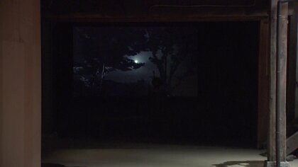 港町と満月の夜空、戦争の歴史…古い建築物と調和したアート作品　瀬戸芸秋会期の見どころ【香川発】