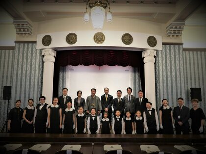 「障害者は“壊れた人”ではない」…京都市を動かした手歌と歌声を奏でる子どもたちとは