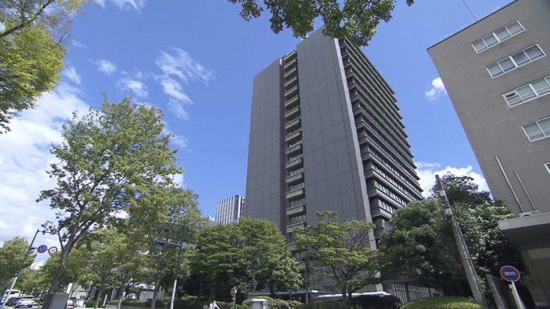 「女子トイレの中を見たかった」広島県警の３０代男性職員、勤務中に県警本部の女子トイレに侵入で書類送検【広島発】｜FNNプライムオンライン