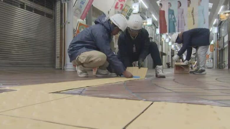 要望から６年…視覚障害者を安全に導く「点字ブロック」岡山市中心部の表町商店街で敷設工事始まる【岡山】｜FNNプライムオンライン