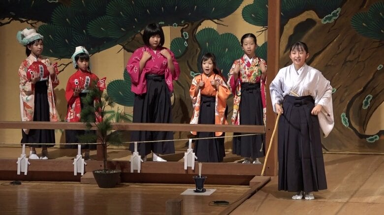 島原城で伝統の薪能　「子ども狂言」でオリジナル作品も披露　｜FNNプライムオンライン