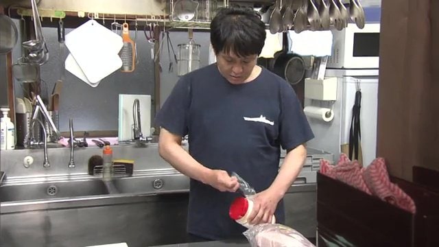 ダイニングバーを営む小山憲治さん