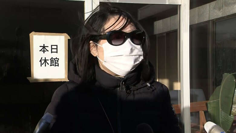 取材に応じるホテル運営会社社長　26日