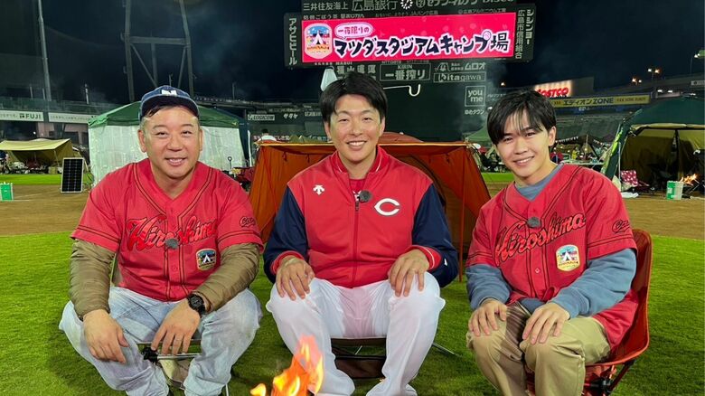 左からバイきんぐ西村瑞樹、大瀬良大地投手、俳優・鈴木福