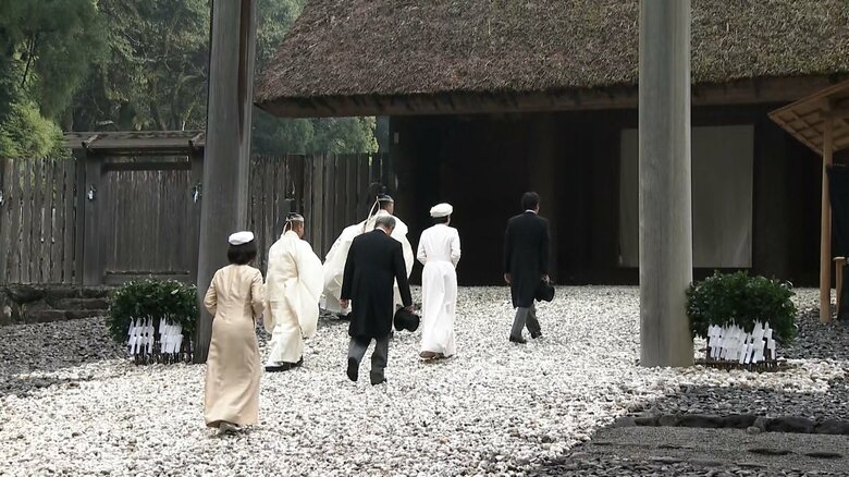 内宮を参拝される秋篠宮ご夫妻