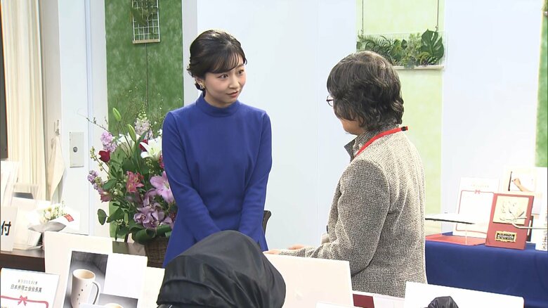 身近な発明品コンクール「なるほど展」視察を視察された佳子さま（3日）