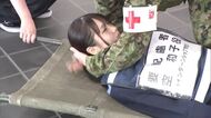 大雨による土砂災害を想定　広島市で総合防災訓練　要介助者の避難所への搬送やベッドの組み立て体験