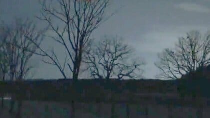 【ヒグマ速報】早朝の牧場にカラスの群れ…そこには内臓を食べられたヒツジの無残な姿が…1.5mの柵を越えてクマが侵入して襲った可能性…冬眠遅れ？穴持たずか？＜北海道苫小牧市＞