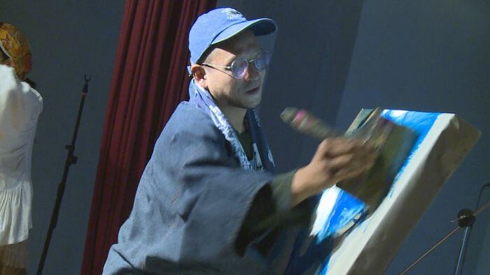 松代町出身の画家・トモヤアーツさん